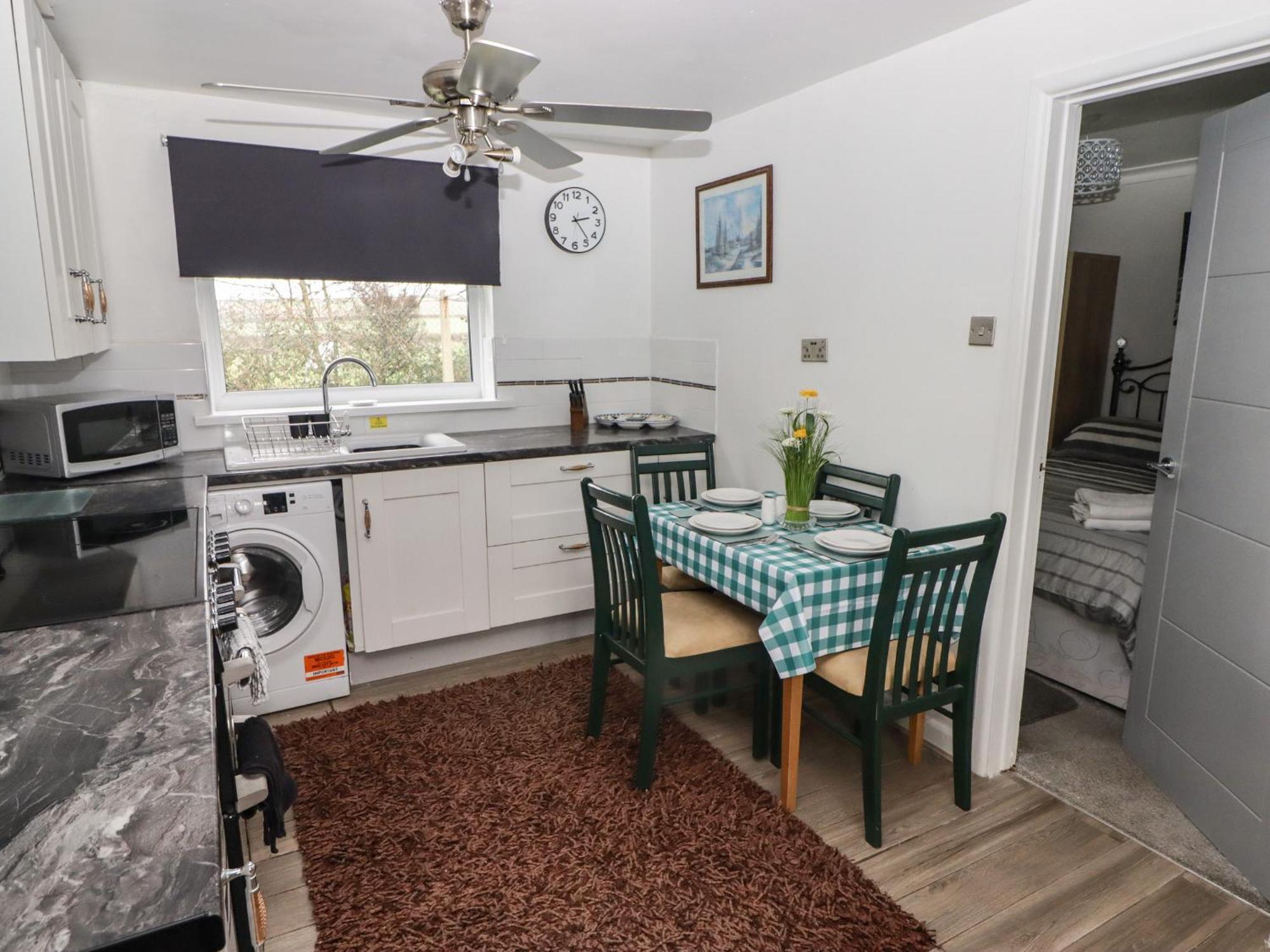 13 Gower Holiday Village Swansea Ngoại thất bức ảnh